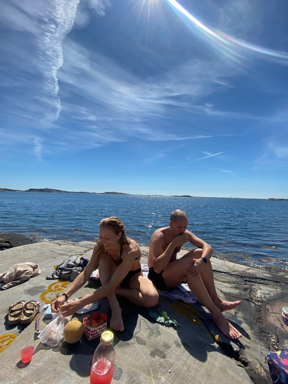 En ledig stund på klipporna vid havet.